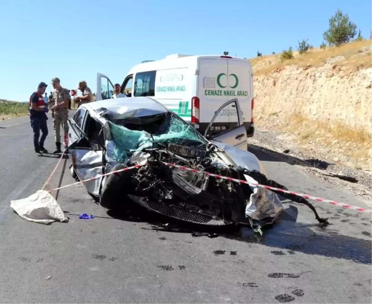 Otomobille kamyonet çarpıştı: 1 ölü, 1 yaralı