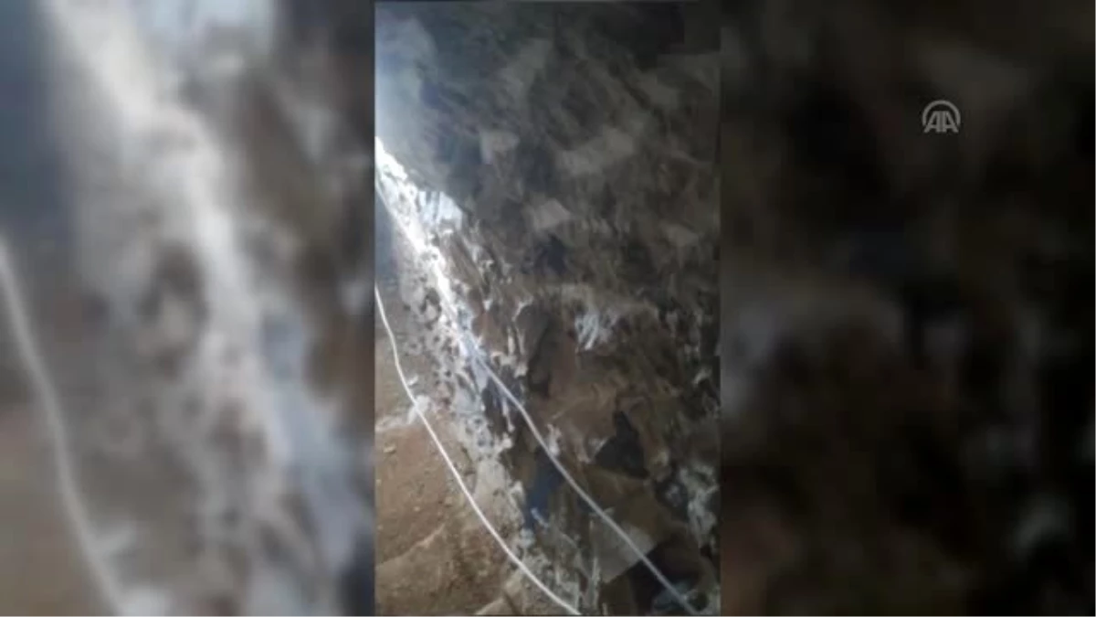 (TEKRAR) YPG/PKK Türkiye sınırında tüneller kazmaya devam ediyor