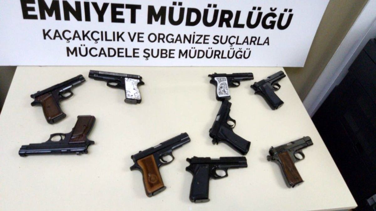 9 adet tabancayla uygulamaya takıldı
