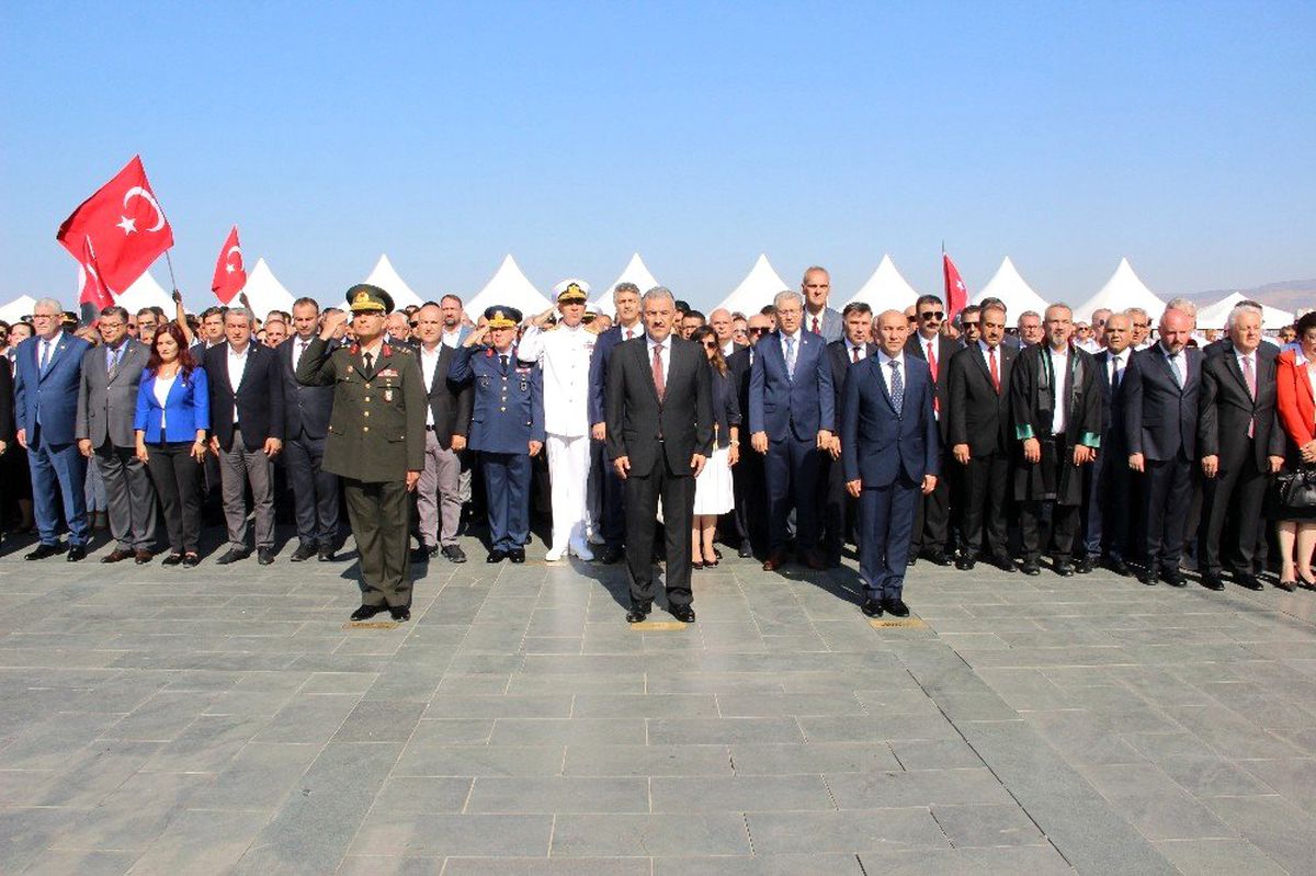 9 Eylül coşkusu "Zafer Yürüyüşü" ile başladı
