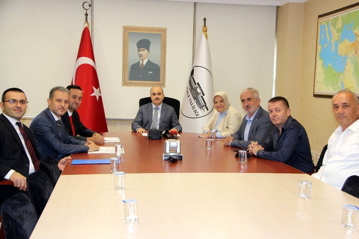 Akçakoca\'ya yapılacak hastane için imzalar atıldı