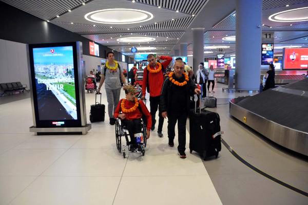 Avrupa üçüncüsü tekerlekli sandalye basketbol takımı yurda döndü