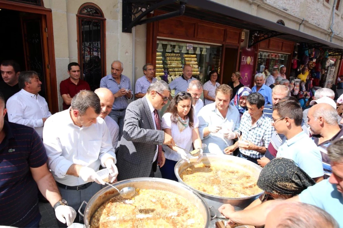 Bartın Belediyesi\'nden aşure ikramı