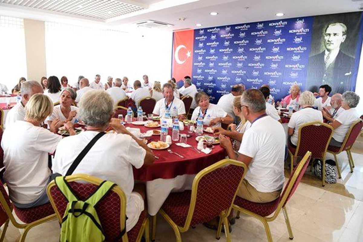Başkan Esen, DADD üyeleriyle bir araya geldi