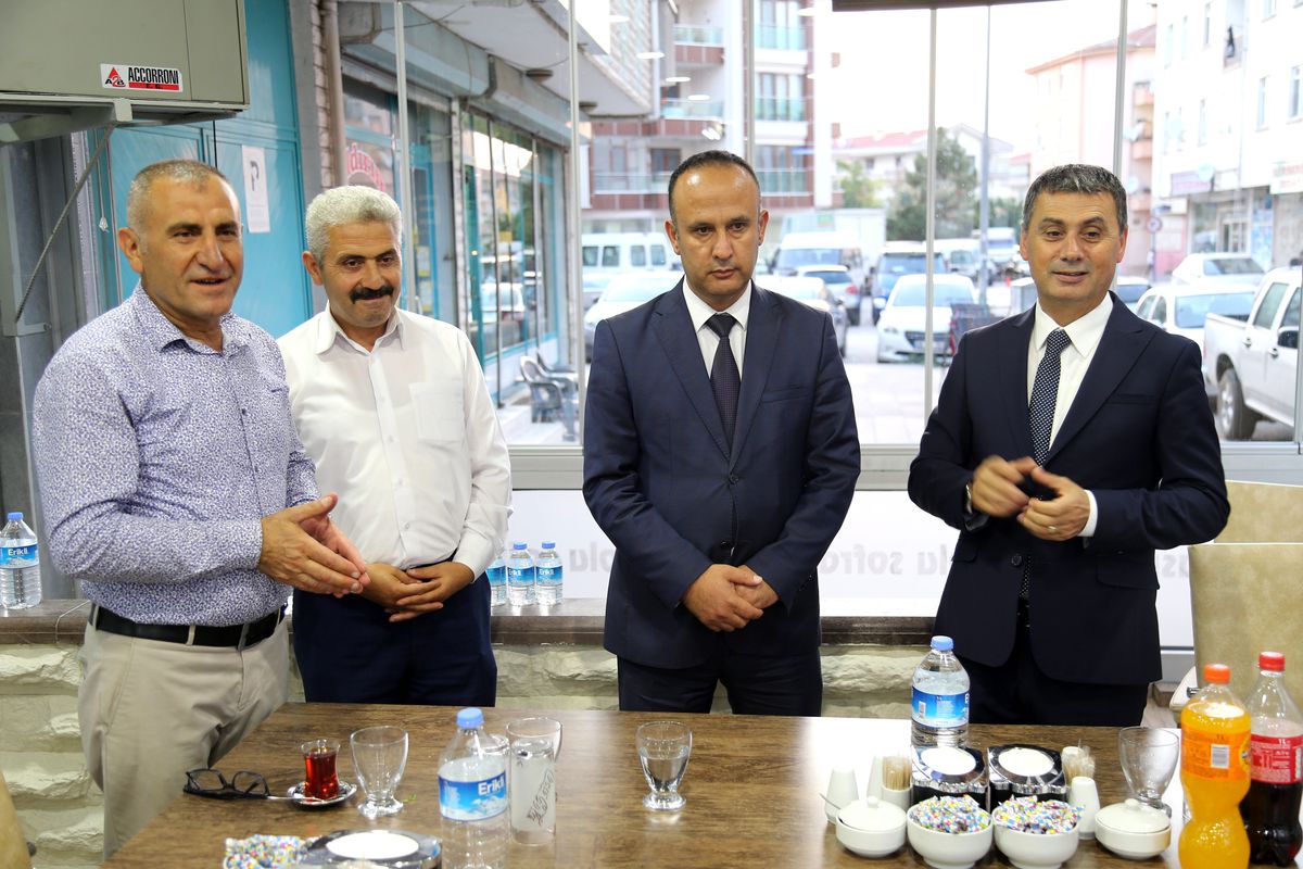 Başkan Şimşek zabıta personeliyle yemekte bir araya geldi