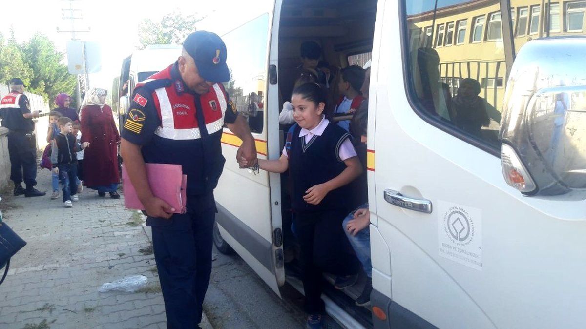 Bursa\'da jandarma ekipleri servis denetiminde