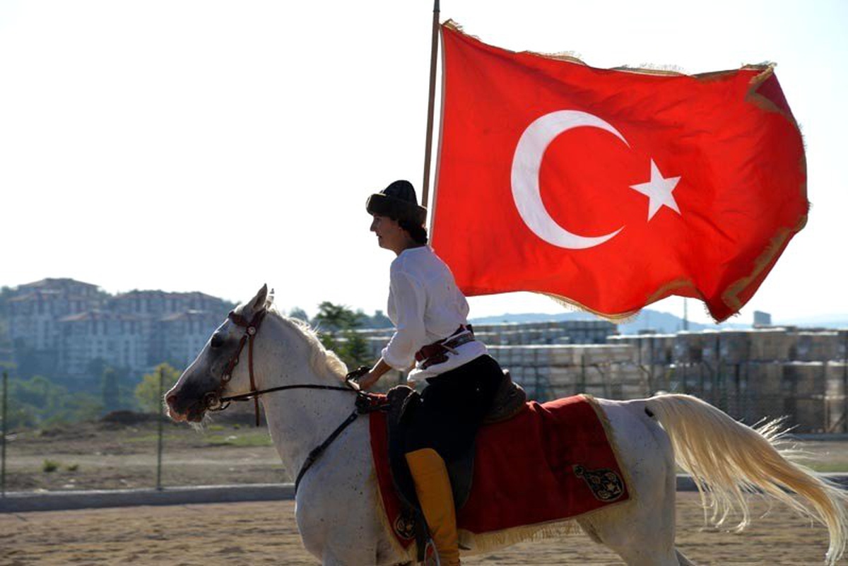 Cirit ve okçuluk müsabakalarına yoğun ilgi