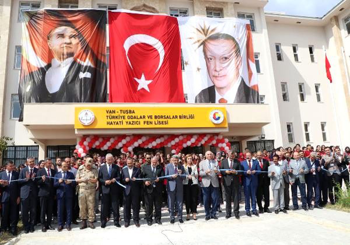 Cumhurbaşkanı erdoğan, telekonferansla van\'daki lisenin açılışını yaptı