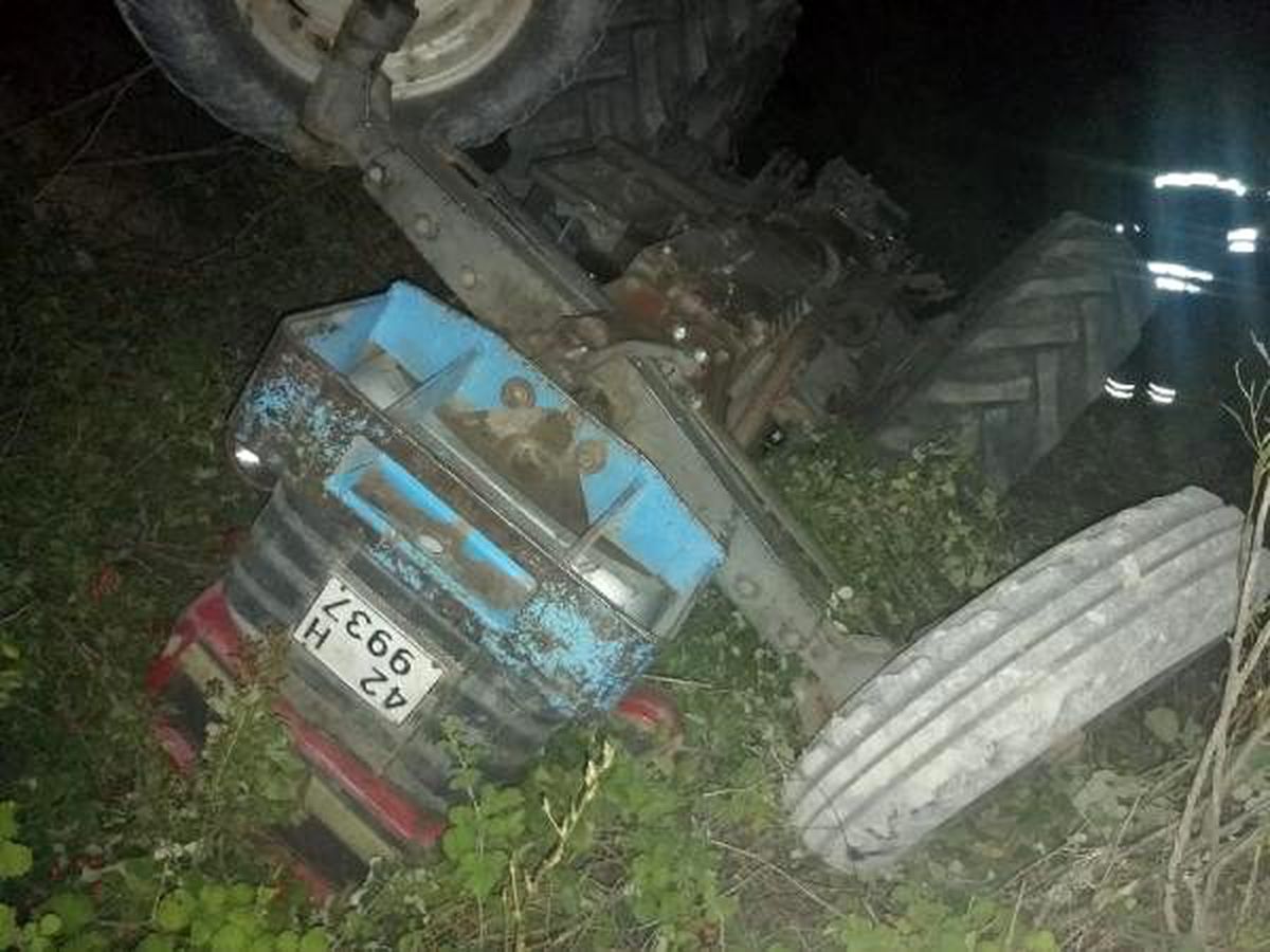Devrilen traktörün altında kalan çiftçi öldü