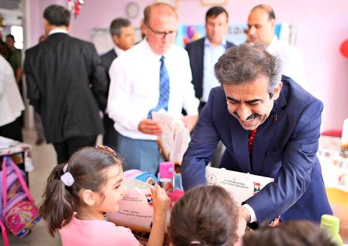 Diyarbakır\'da yeni eğitim yılı törenle başladı
