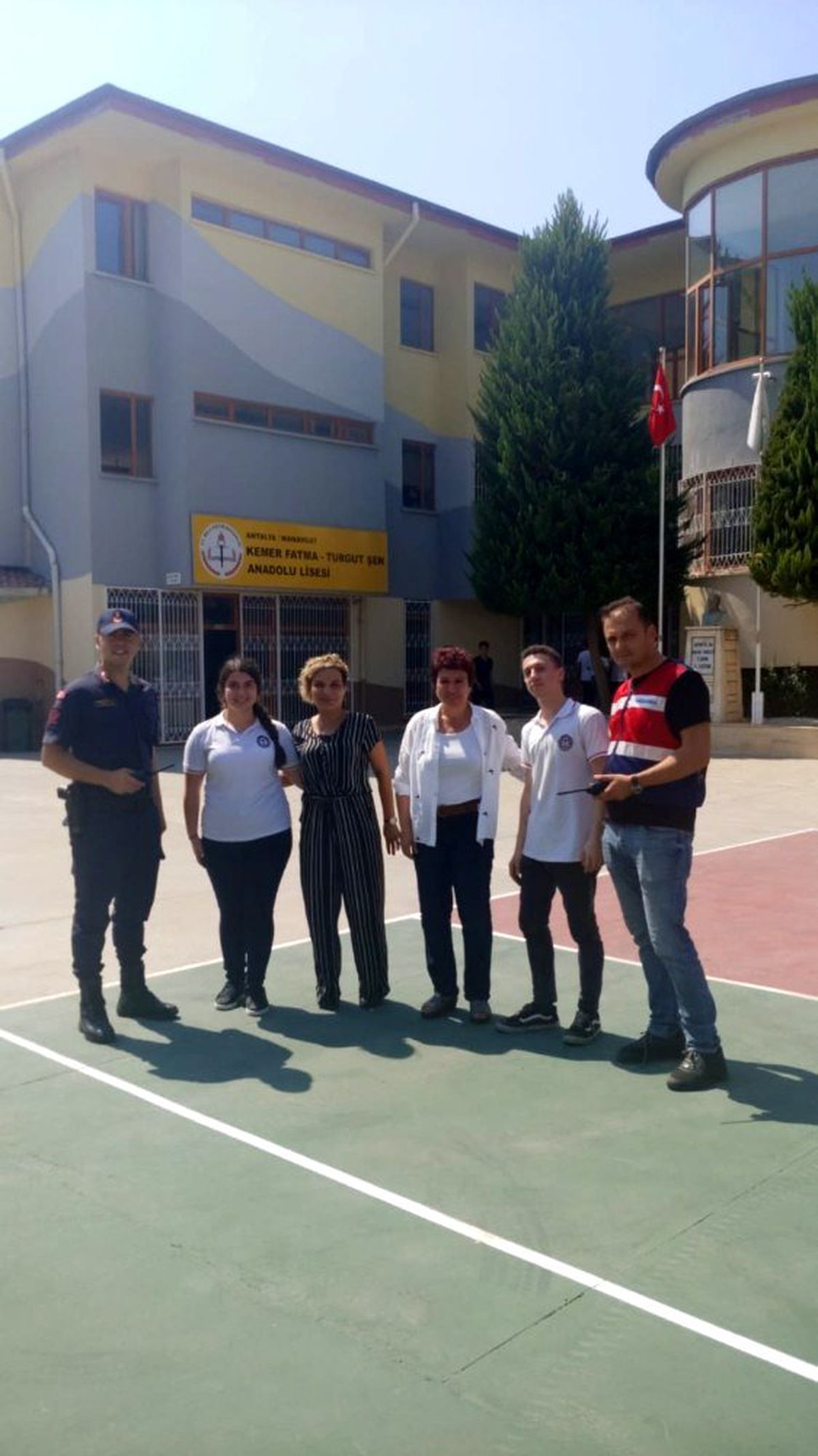 Eğitim dönemi boyunca okul çevrelerinde sıkı denetim