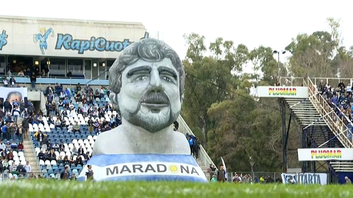 Evine dönen Maradona\'ya 25 bin kişilik karşılama