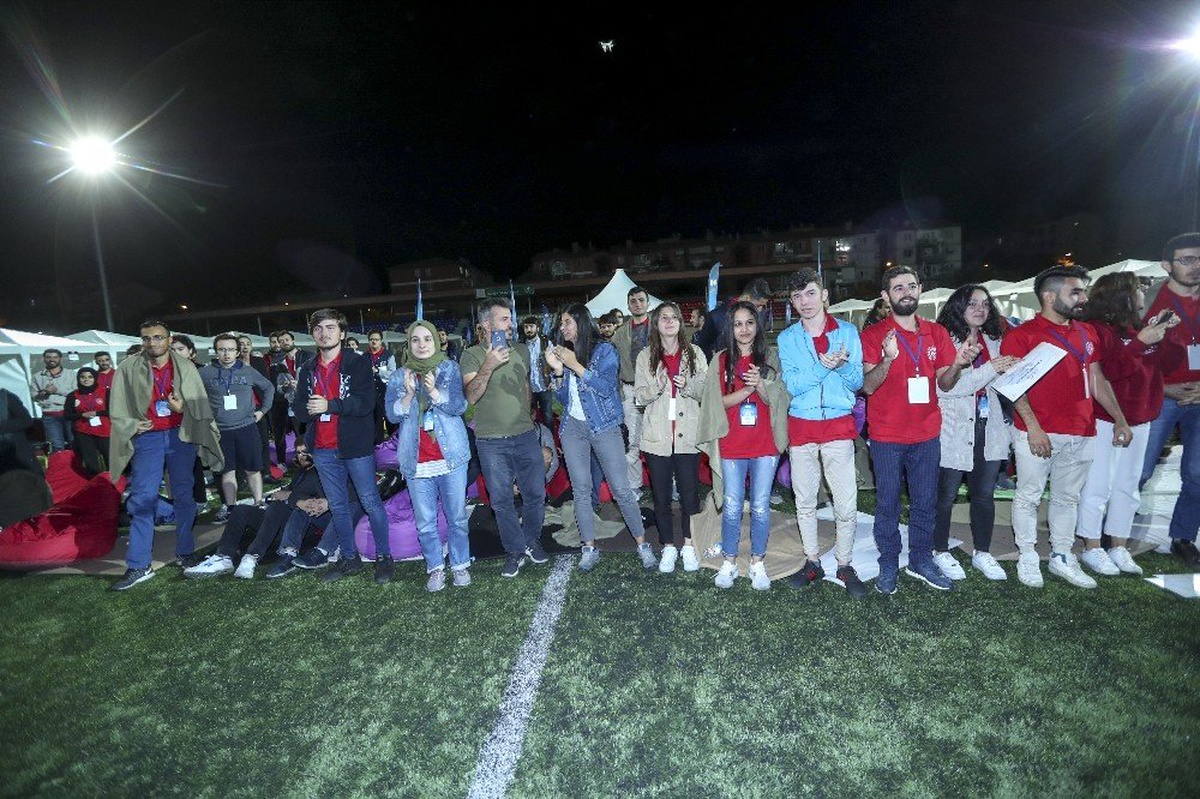 Gençler 30 saatlik "dijital maraton"da yarıştı