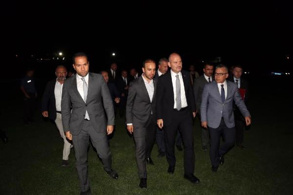Hatay emniyet müdürü\'nün eşi kazada öldü, kendisi ve araçtaki 3 kişi yaralandı (4)