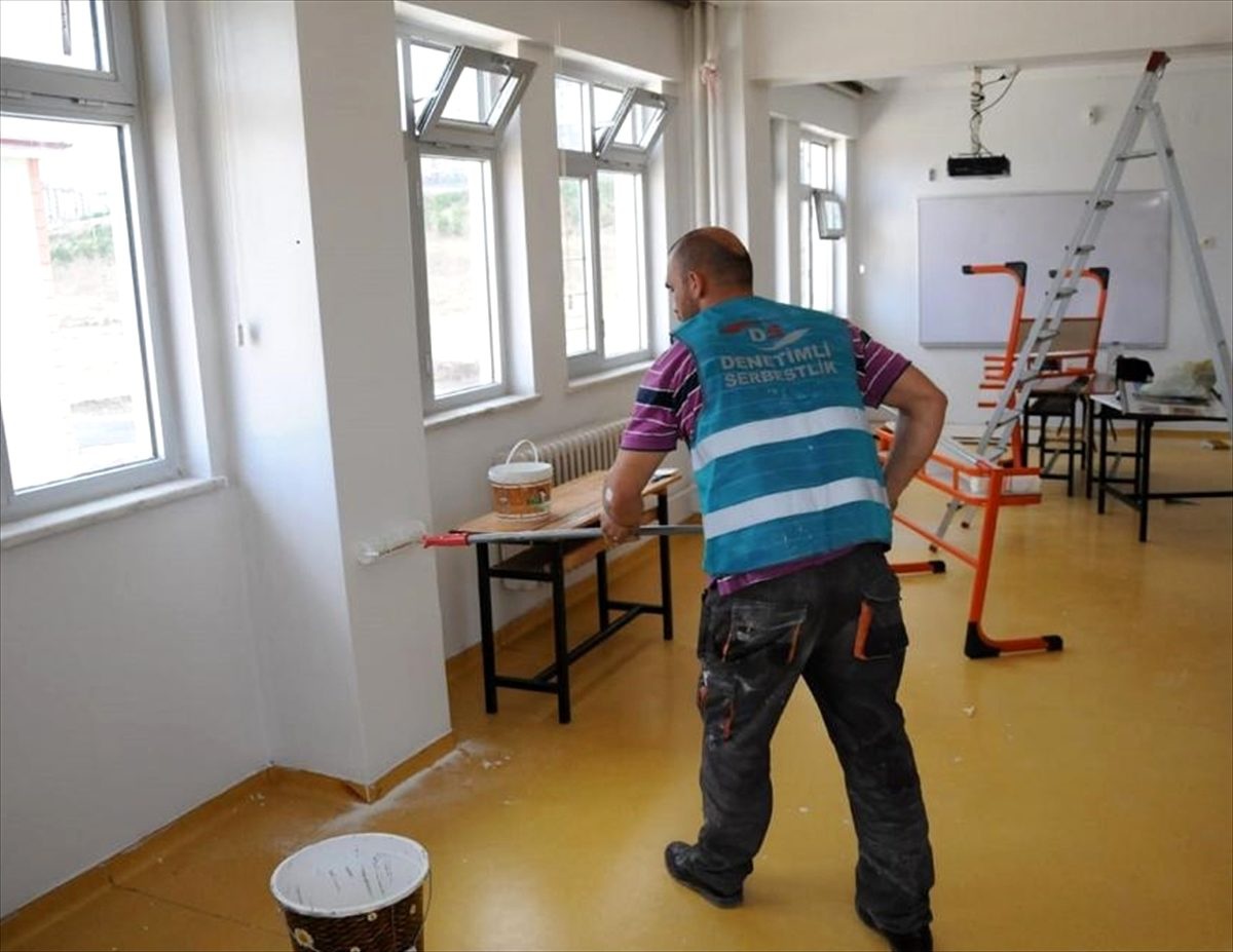 Hükümlüler, okulları yeni döneme hazırladı