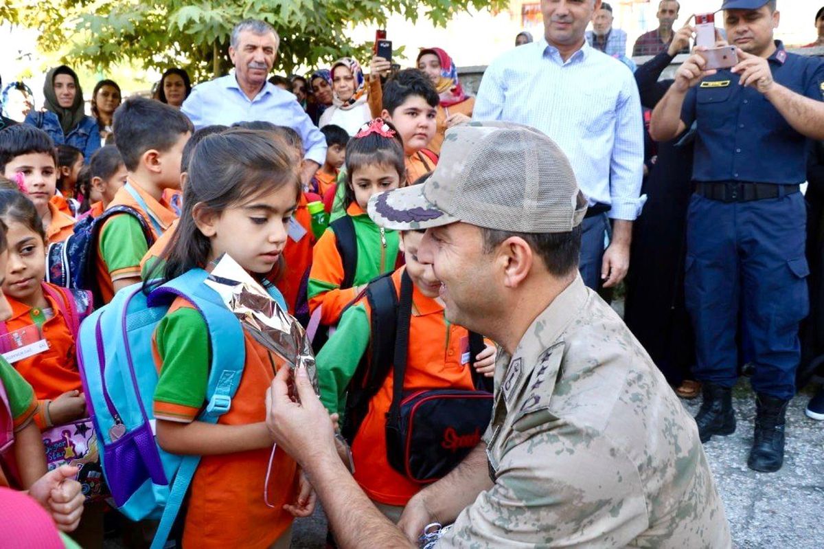 İl Jandarma Komutanı İnan, öğrencilerle bir araya geldi