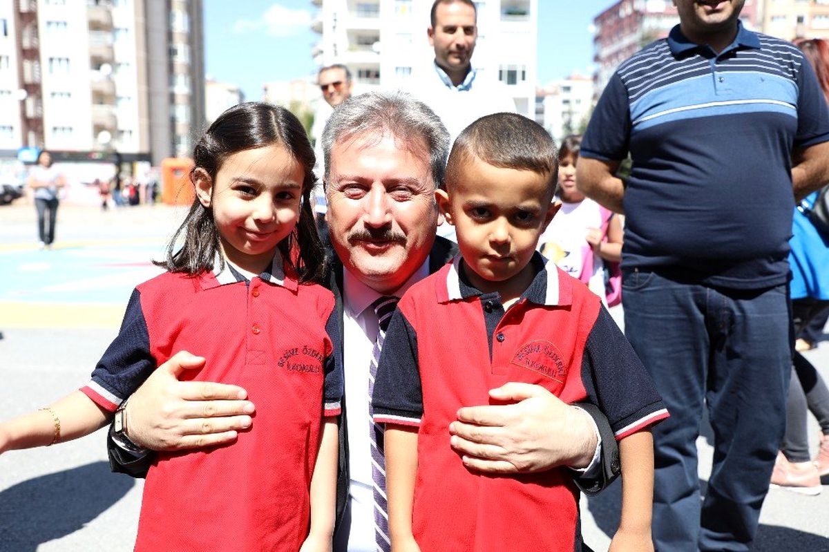 İlk ders zili Başkan Palancıoğlu\'ndan