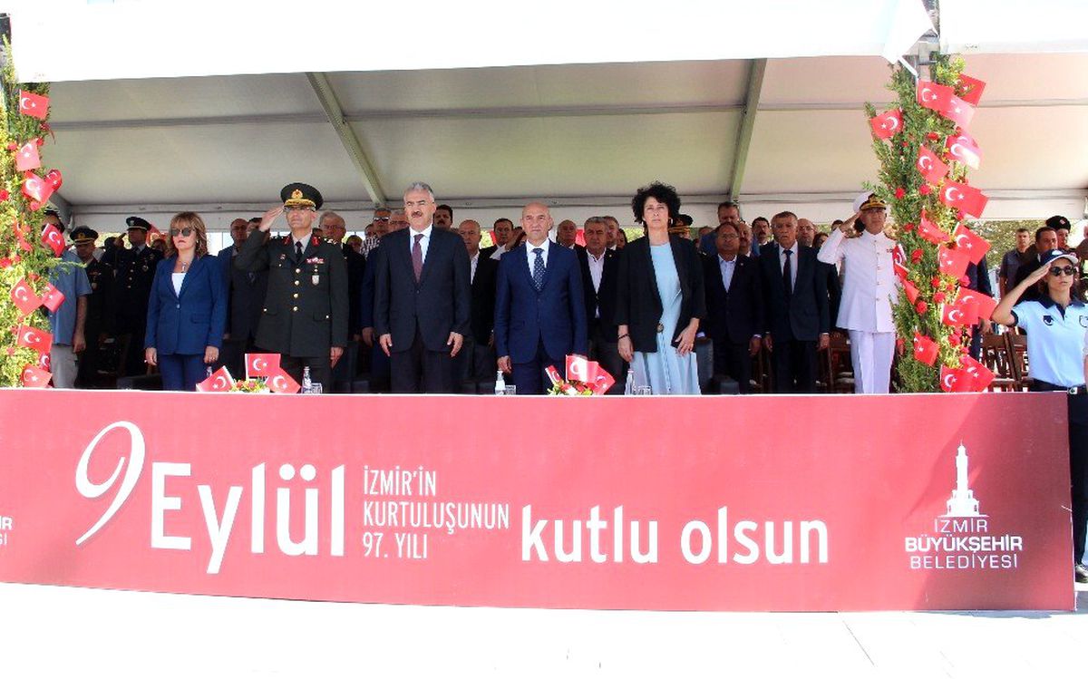 İzmir\'de 9 Eylül coşkusu sürüyor