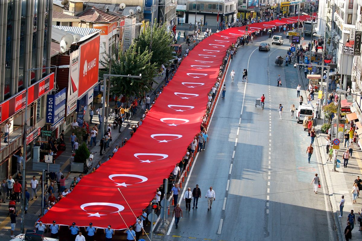 İzmir\'in düşman işgalinden kurtuluşunun 97. yıl dönümü