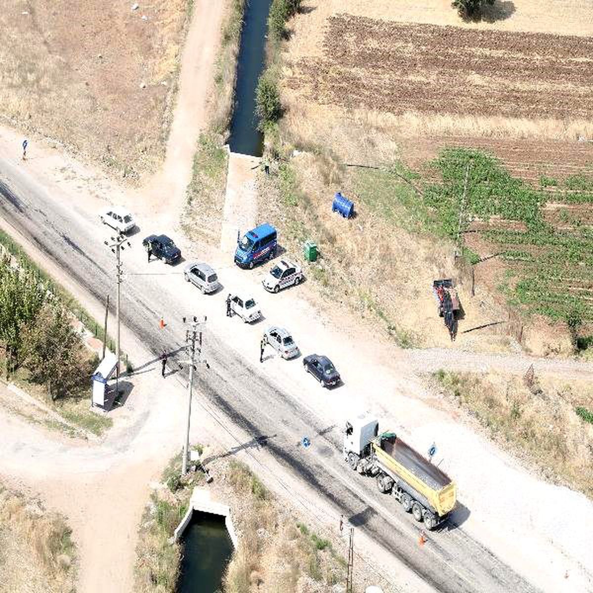 Jandarma, helikopter ile havadan trafik denetimi yaptı