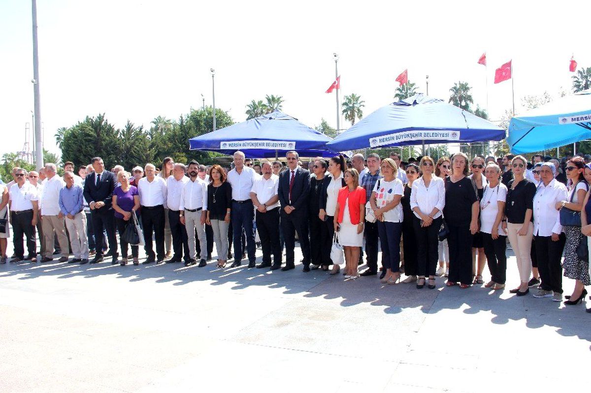 Mersin\'de CHP\'nin 96\'ıncı kuruluş yıl dönümü törenle kutlandı