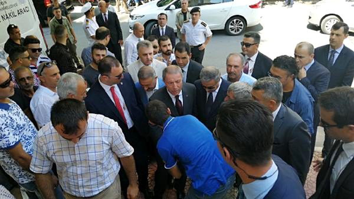 Milli savunma bakanı akar, mersin\'de (1)