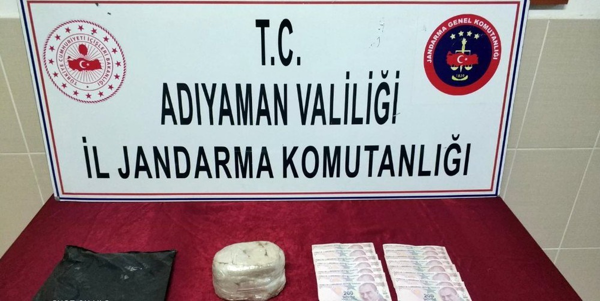 Yabancı uyruklu şahsın aracından uyuşturucu çıktı