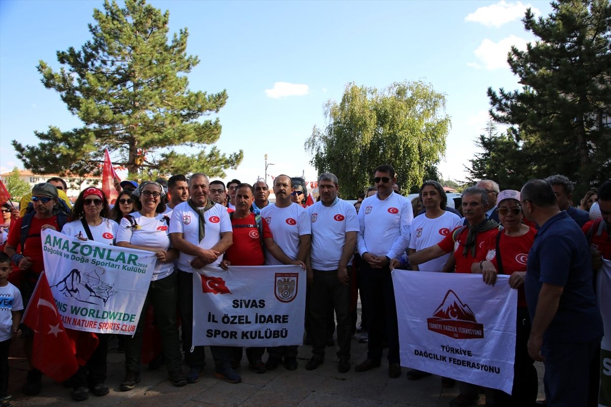 Yıldız Dağı\'nın zirvesine tırmandılar