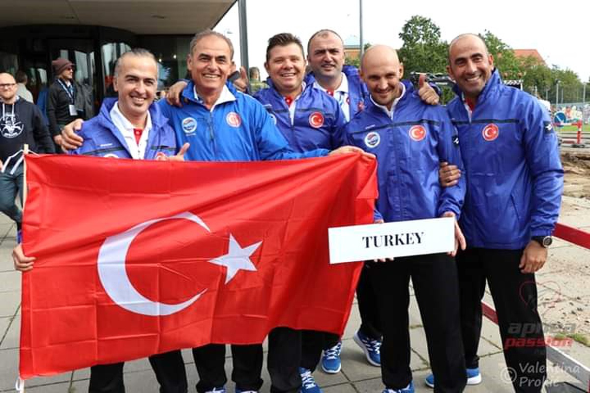 Zıpkınla balık avında tarihi başarı