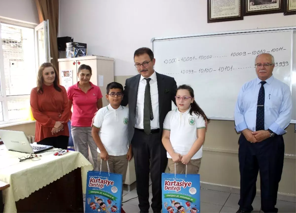 29 bin Eyüpsultanlı çocuğa kırtasiye desteği