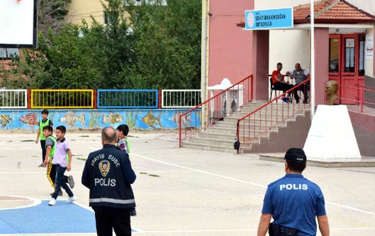 81 ilde okul ve servis aracı uygulaması; aranan 946 kişi yakalandı