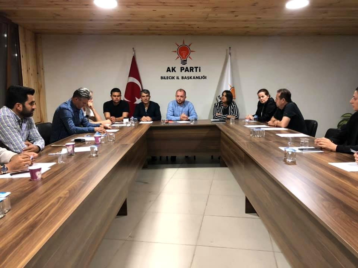 AK Parti İl Yönetim Kurulu toplantısı yapıldı