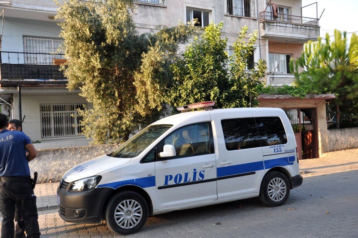 Ayrıldığı eşini pompalı tüfekle öldürdü