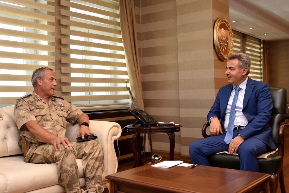 Erzurum Jandarma Bölge Komutanı Tuğgeneral Okyar\'dan, Vali Elban\'a ziyaret