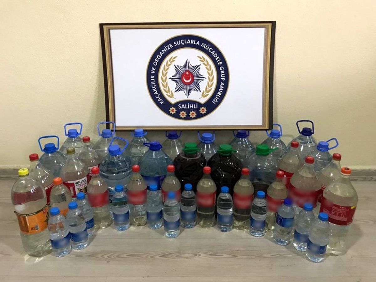 Pet şişelerden 105 litre kaçak içki çıktı