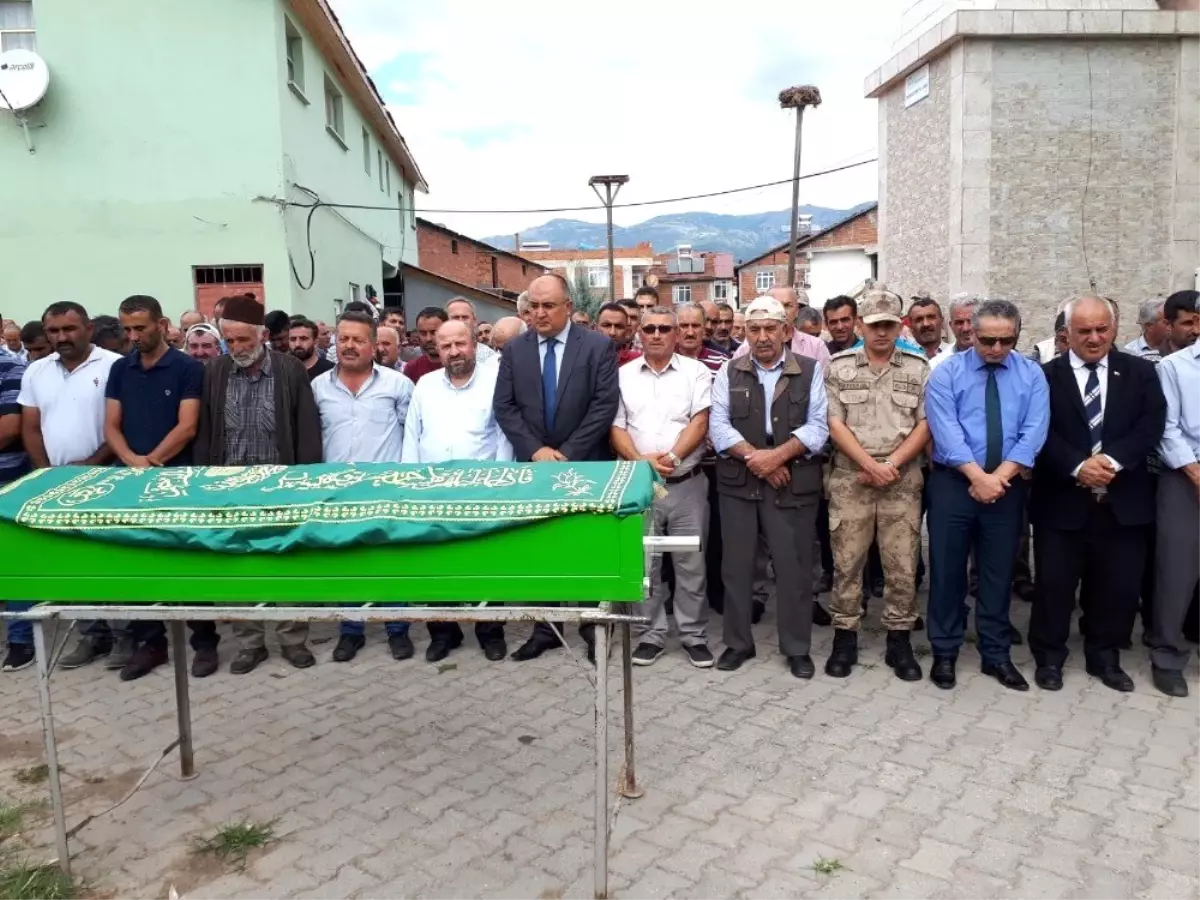 Şehit babası Mehmet Demir son yolculuğuna uğurlandı