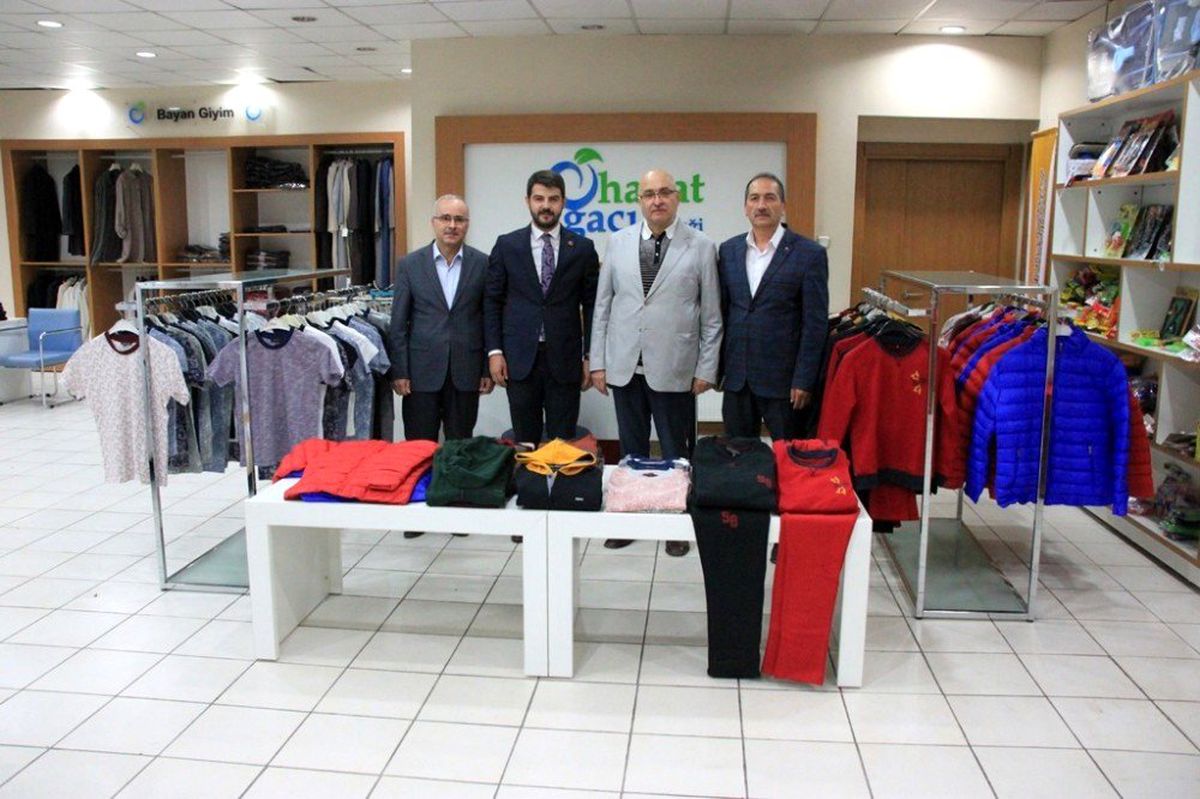 Sivaslı iş adamından anlamlı bağış