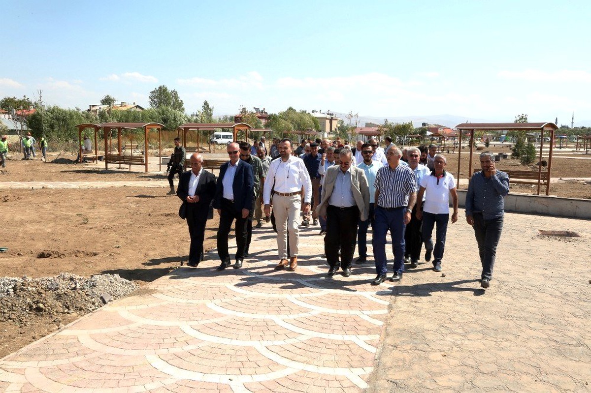Tuşba İskele sahil bandı projesine tekrar start verildi