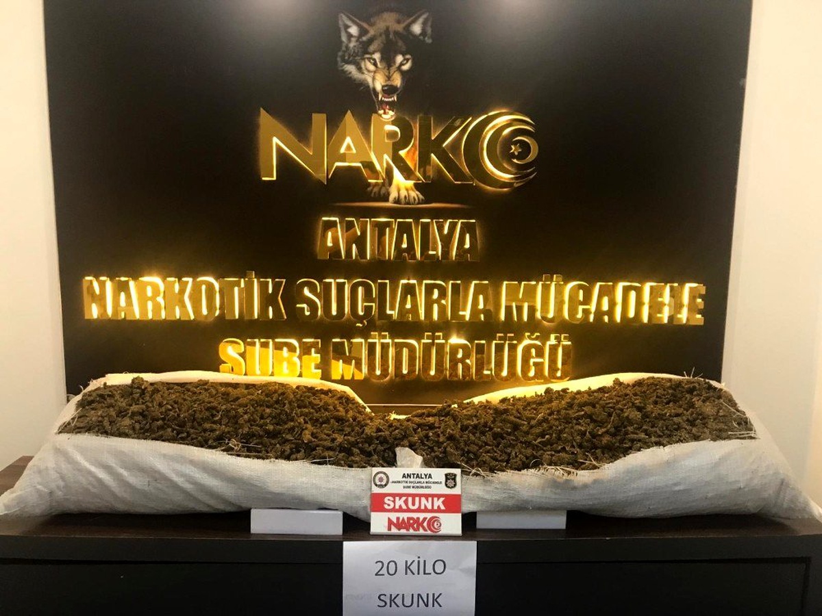 Yol uygulamasında 20 kilogram uyuşturucu ele geçirildi