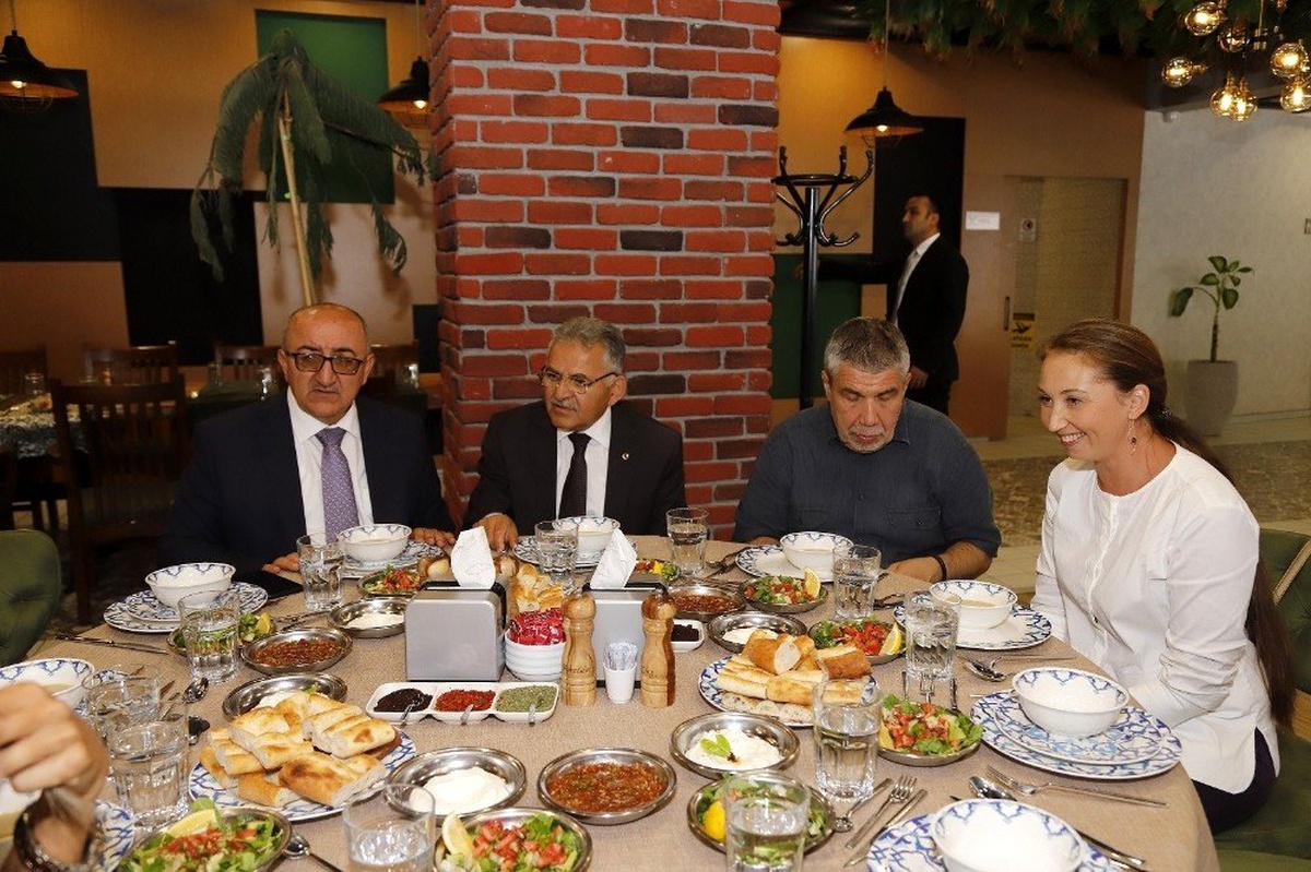 85 ülkeden 250 gazeteci geliyor