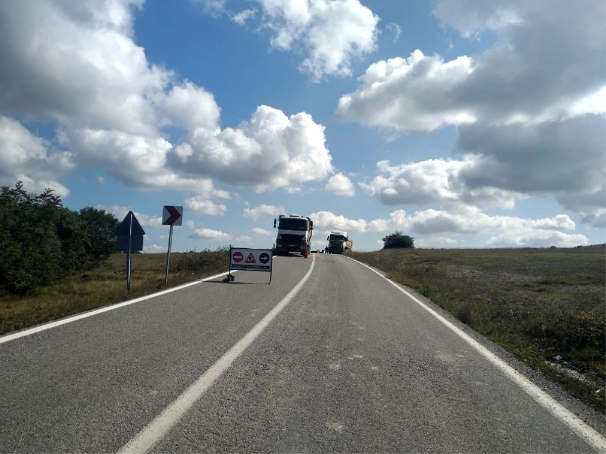 Akçaova yolu bakımdan geçirildi