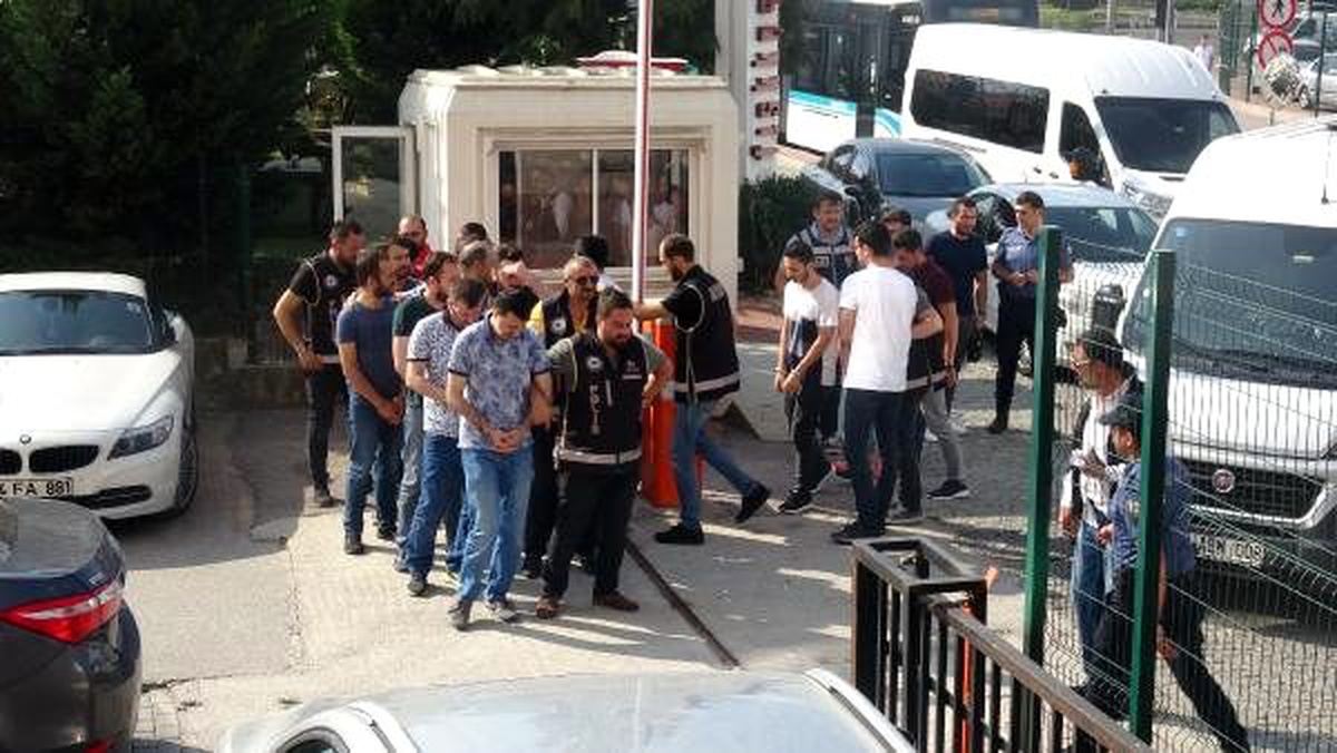 Aranan 12 fetö şüphelisi yakalandı