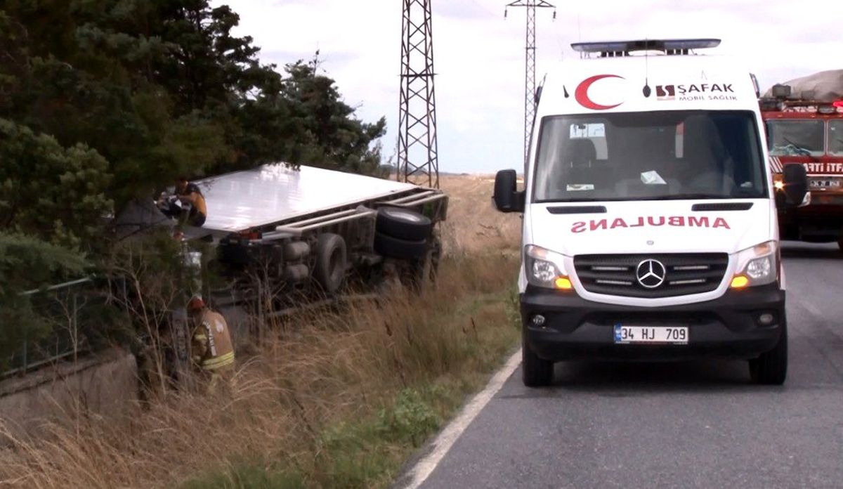 Arnavutköy\'de trafik kazası: 2 yaralı
