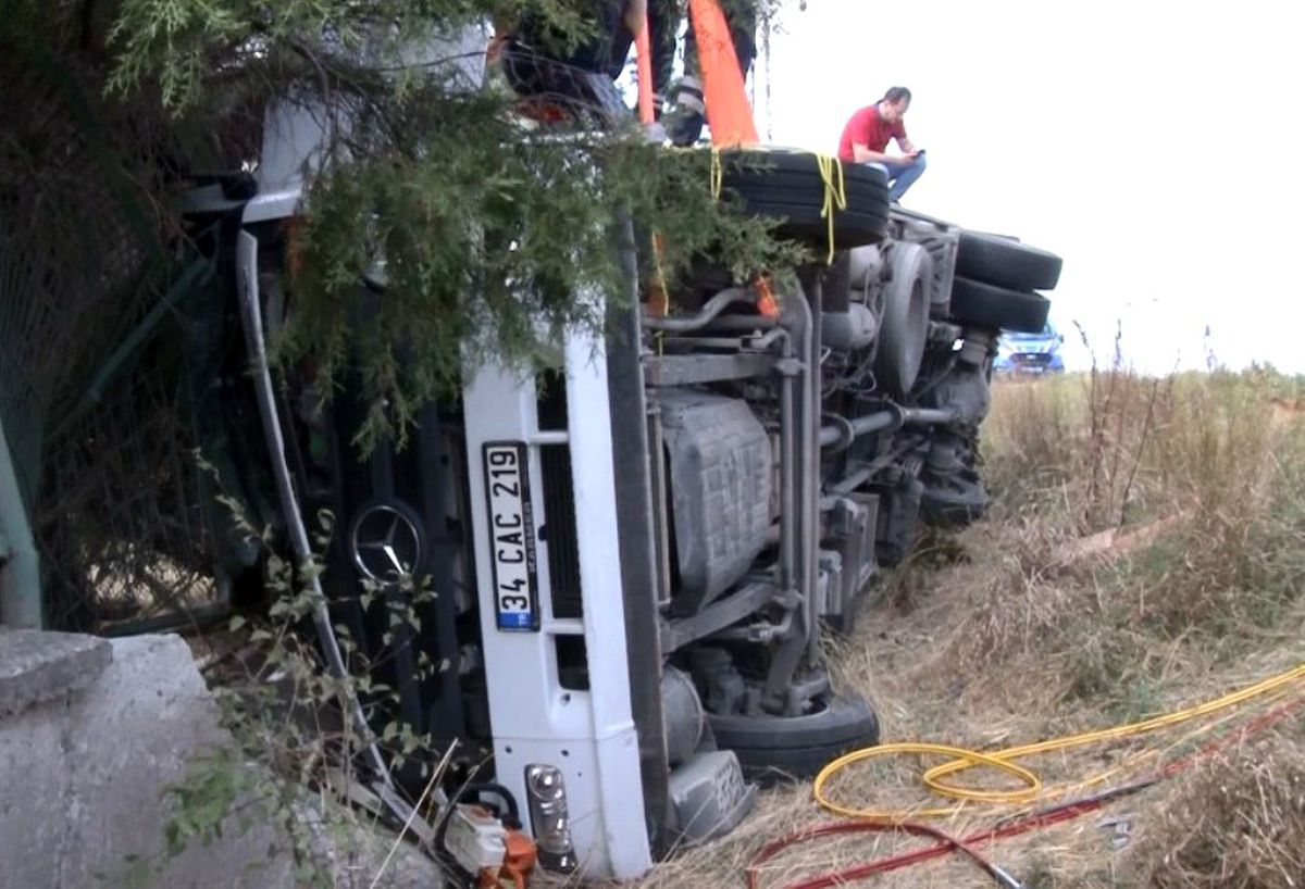 Arnavutköy\'de trafik kazası: 2 yaralı