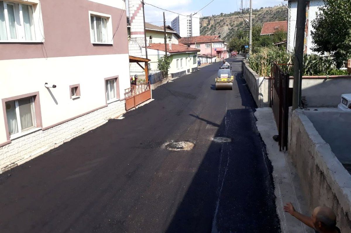 Asfalt çalışmaları devam ediyor