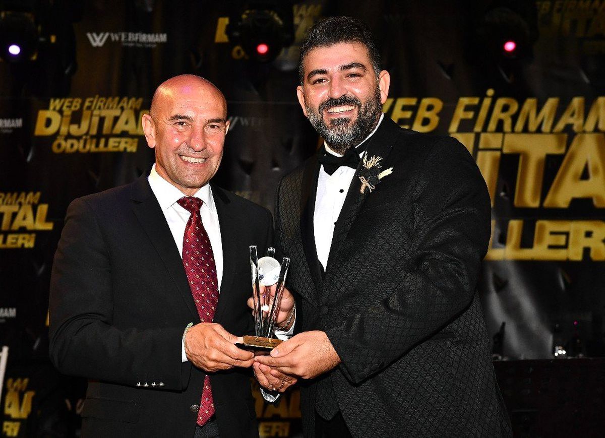 Başkan Soyer\'e sosyal medya ödülü