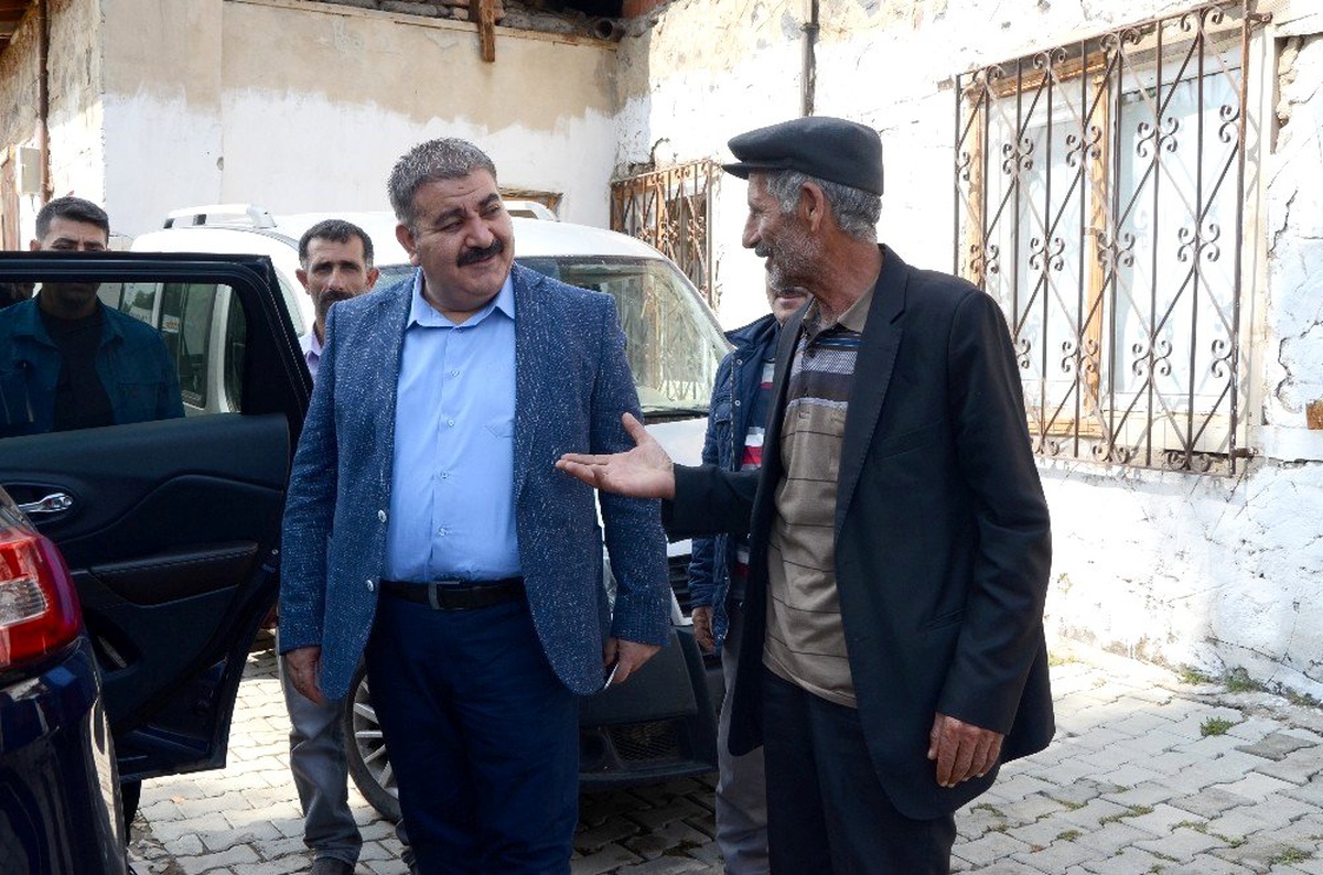 Başkan Sunar, köy köy gezerek istekleri birinci ağızdan dinliyor