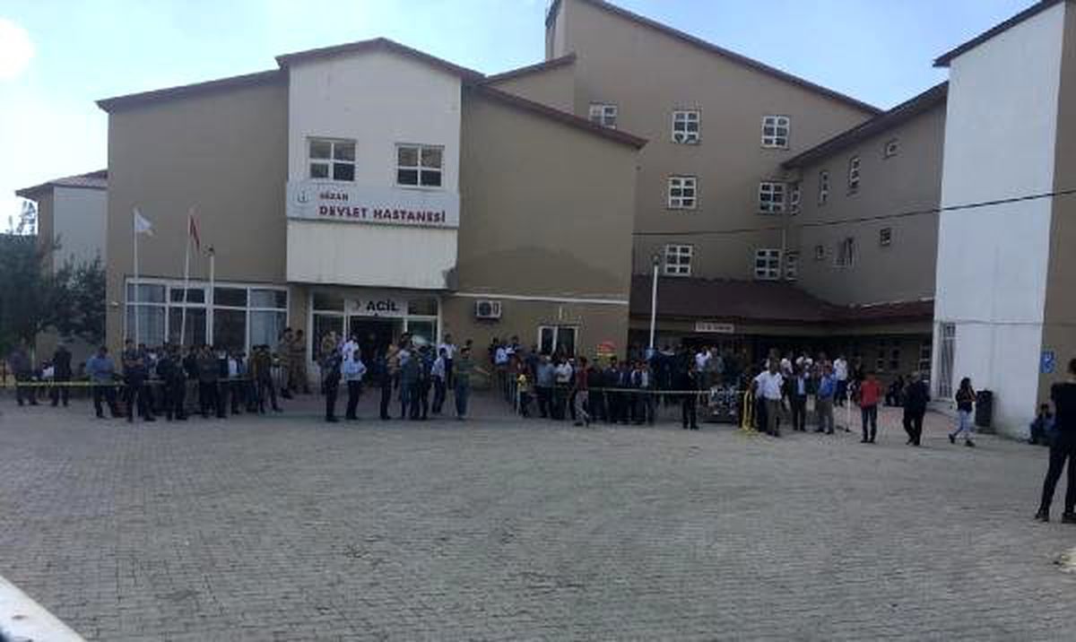 Bitlis\'te minibüs şarampole yuvarlandı: 10 ölü, 9 yaralı (2)- yeniden