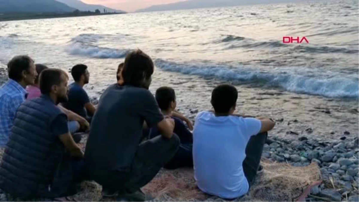 Bursa balık kıtlığından yakınan iznikli balıkçılar, oturma eylemi yaptı