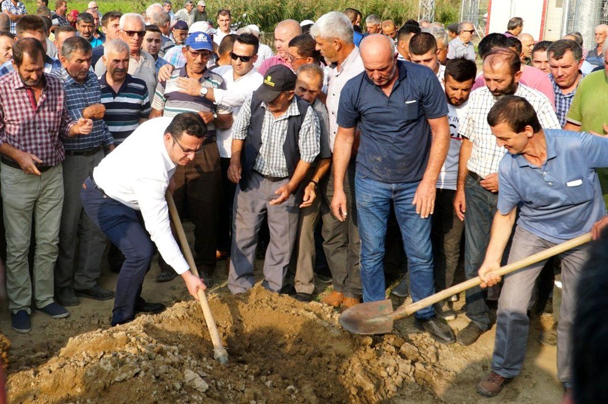 Bursa\'daki kazada hayatını kaybeden belediye işçisi son yolculuğuna uğurlandı